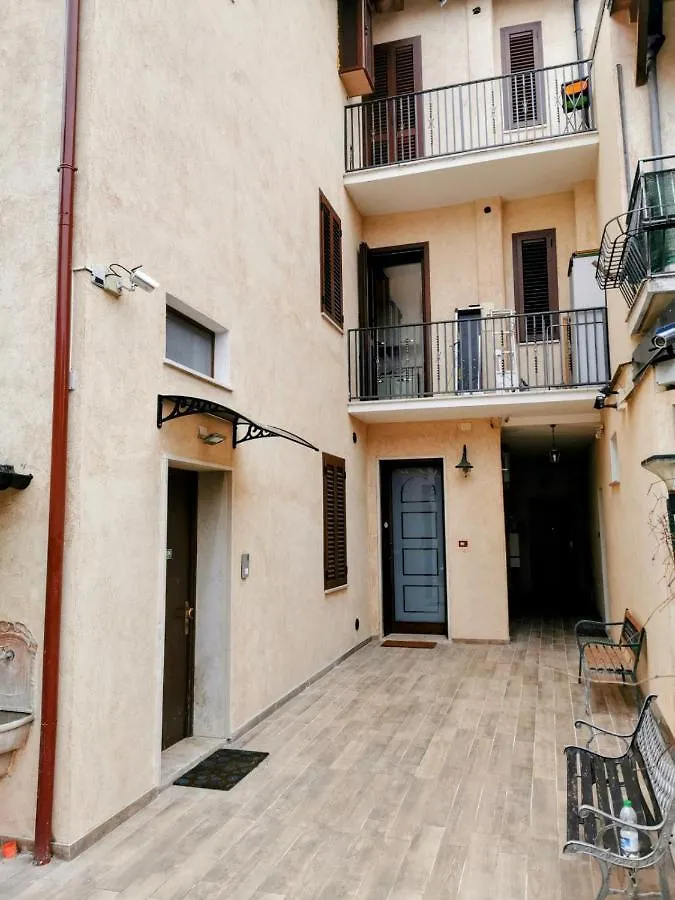 House Verona Zen 0*,